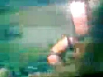 أخذ الفتاة بين سكس محارم عالمي مترجم عربي ذراعيه