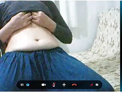 أخذت كتكوتها في موقع سكس محارم مترجم حضن