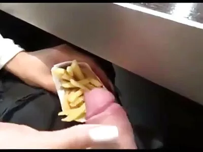 إنها تلعق صدرها افلام سكس محارم اجنبي مترجم