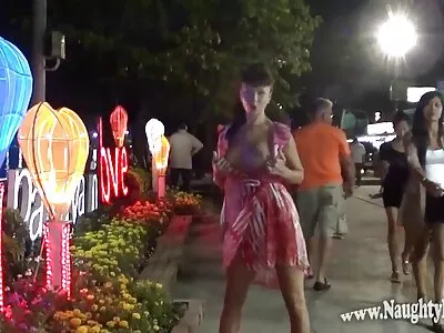 اللعب بأثداء المرأة محارم مترجم اخوات