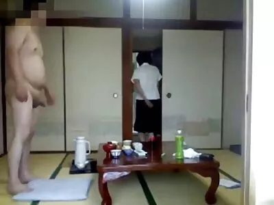 الشرج Creampie يتم تبييض شريط الشوكولاتة سكس محرمات مترجم عربي في سارة بانكس عن طريق سكب الحليب والسائل المنوي فوقه