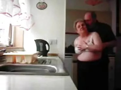 رجل قصص محارم مترجم عربي محظوظ cums في ضيق الشرج من ناضجة مفلس الاباحية نجمة كندرا شهوة