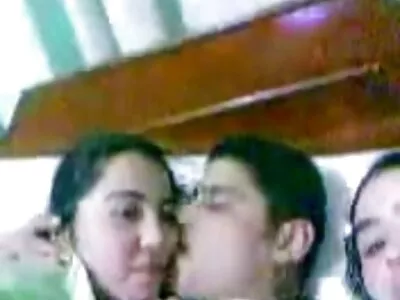 الأمين احدث سكس محارم مترجم هو ضجيجا